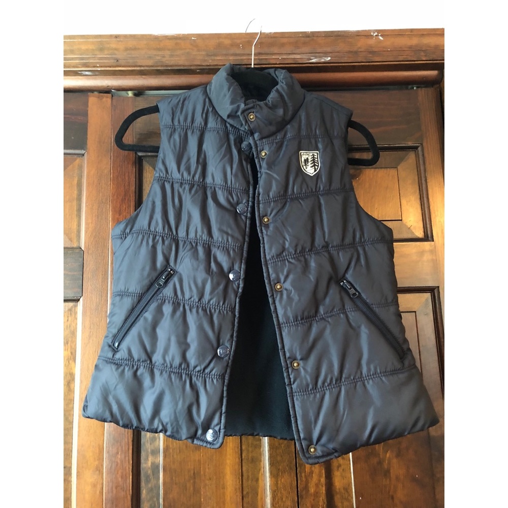 American Eagle navy blue vest